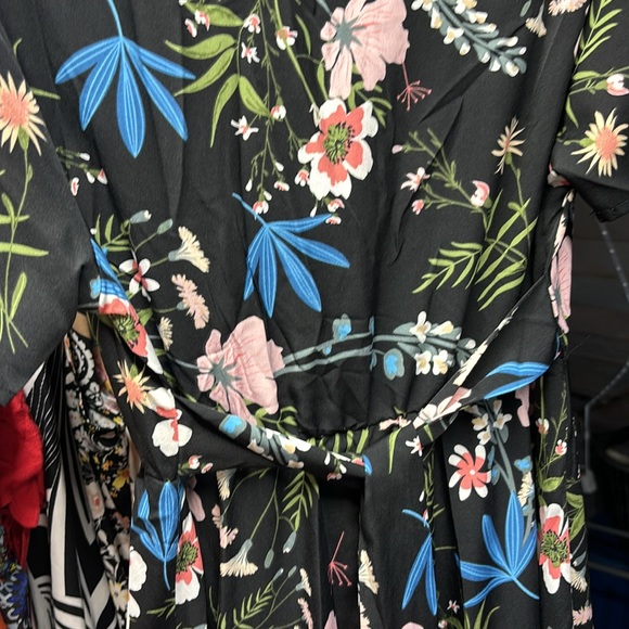 NWT Kojooin Petal Palette Dress With Back Tie V-Neck Short in front longer back - Picture 5 of 7